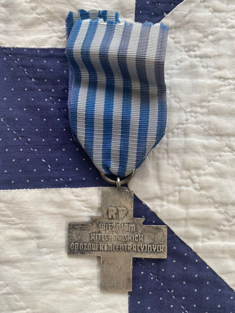 実物 ポーランド 強制収容所元囚人記章 アウシュビッツ収容所 生存者勲