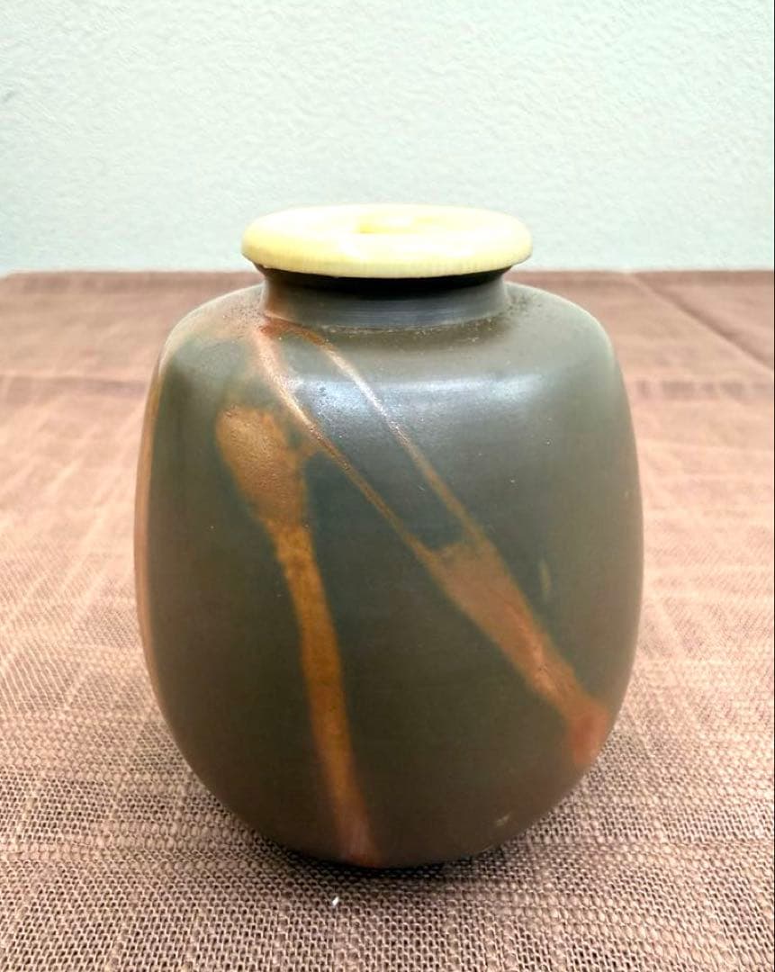 小西陶古　備前茶入　共箱　笹蔓緞子　備前焼　伊部　美品
