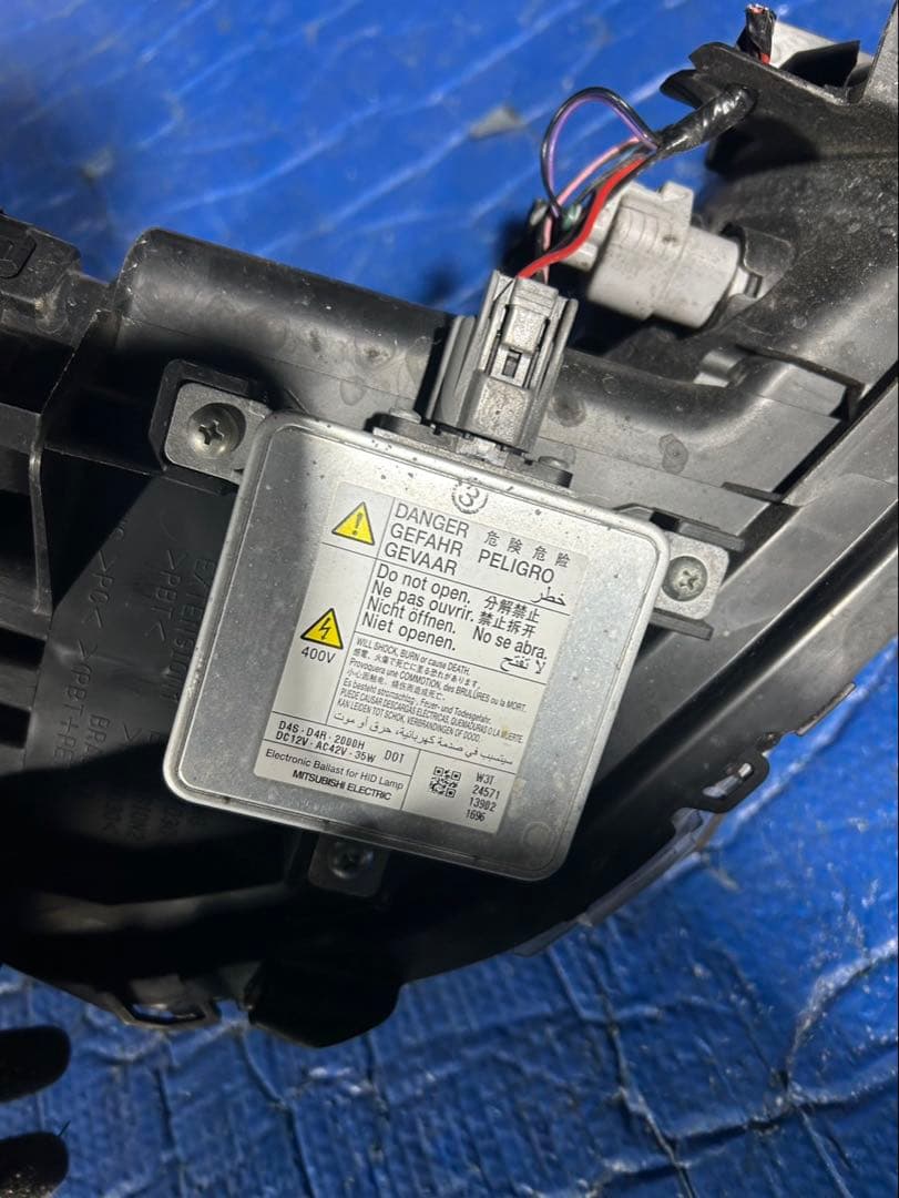 日産　デイズ　B21W ヘッドライトHID 助手席側