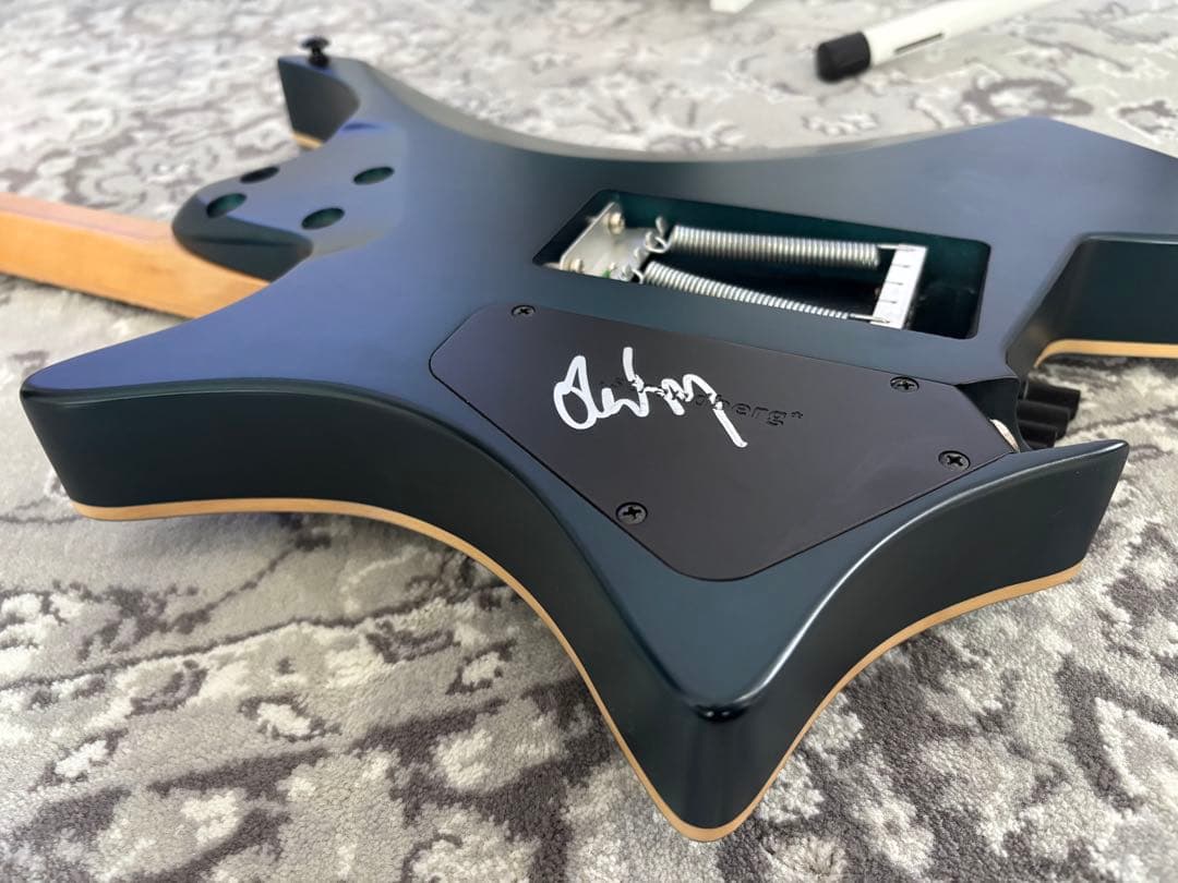 strandberg/Boden Standard NX 6 （トレモロ付き）