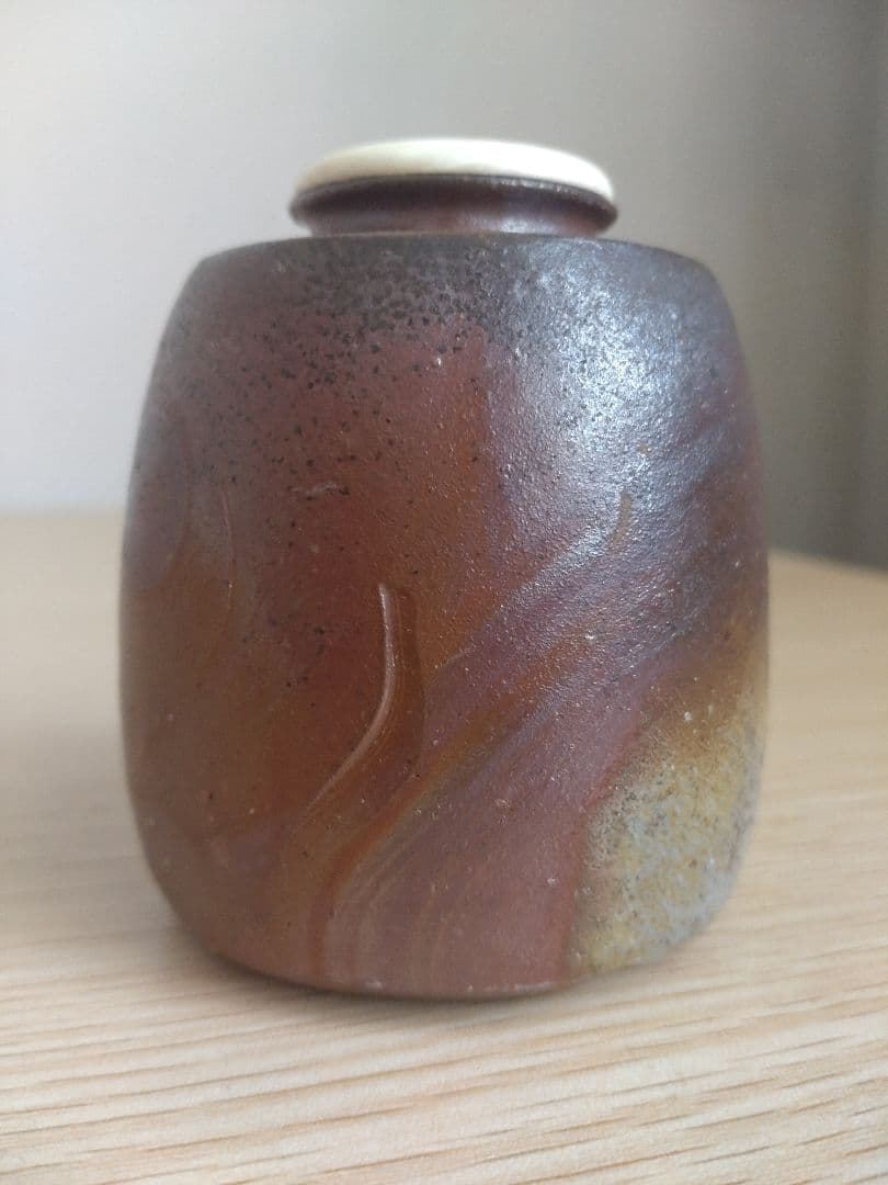 【窯変】伊勢崎卓　肩衝茶入　牙蓋　大海茶入　焼き締め　灰被り　徳利　古備前