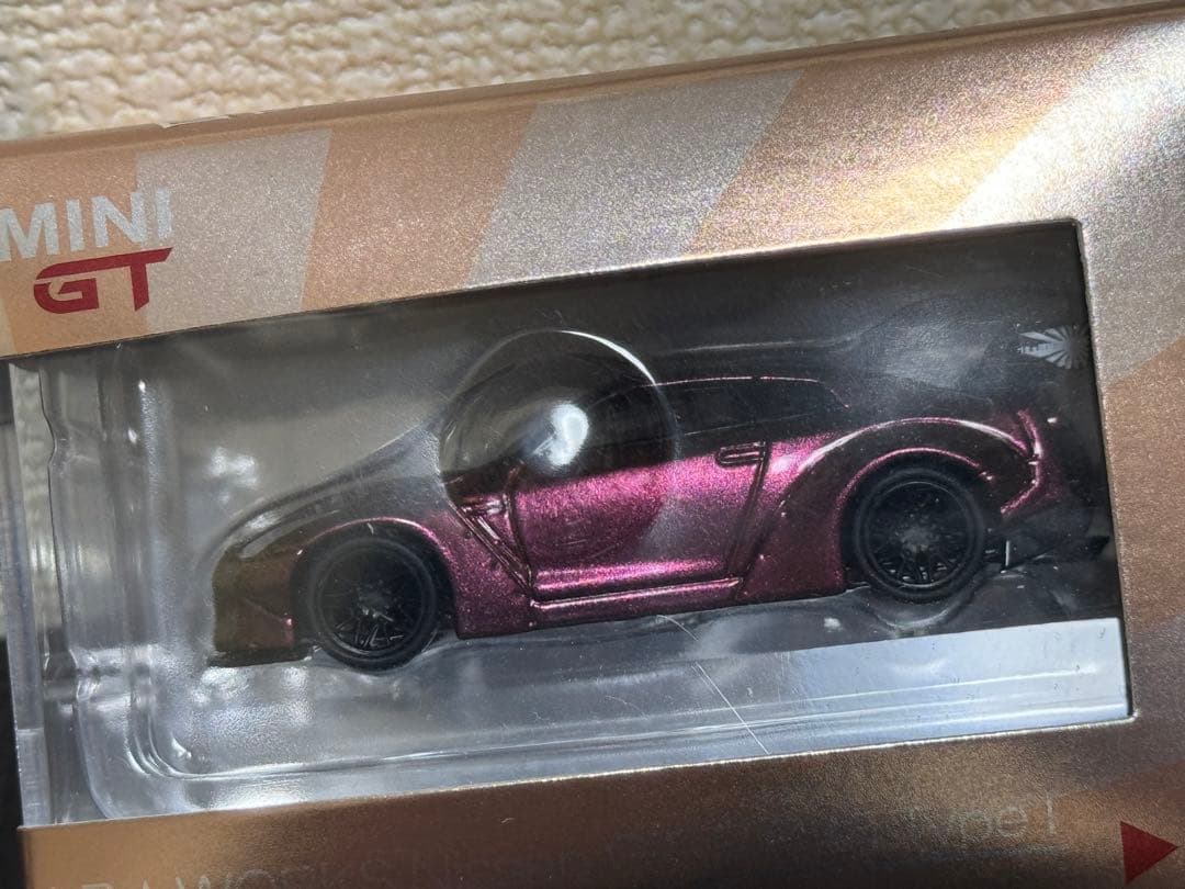 ミニカー MINIGT 1/64 LBWK Nissan GT-R R35