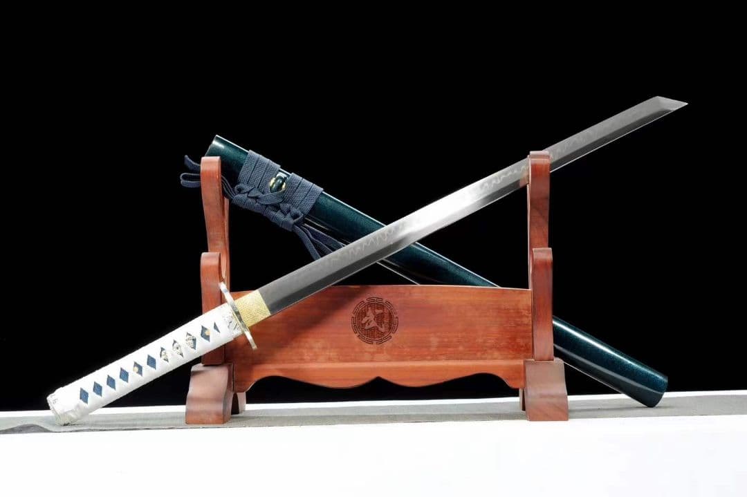 20寸T10焼刃大V唐刀『雲鶴』武具　刀装具　日本刀　模造刀 居合刀 肋差 短刀