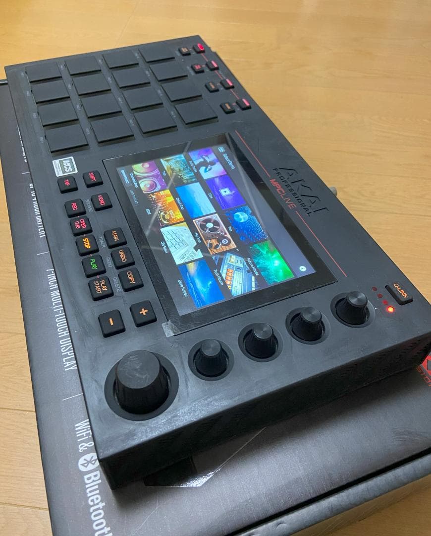 AKAI MPC Live コントローラー 動作確認済み