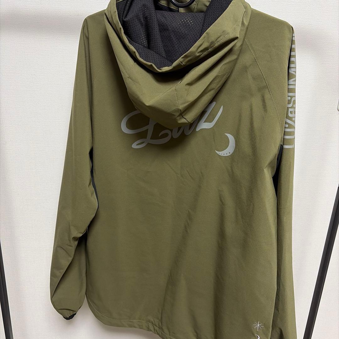 LUZ e SOMBRA ピステ・ウィンドブレーカー M カーキ