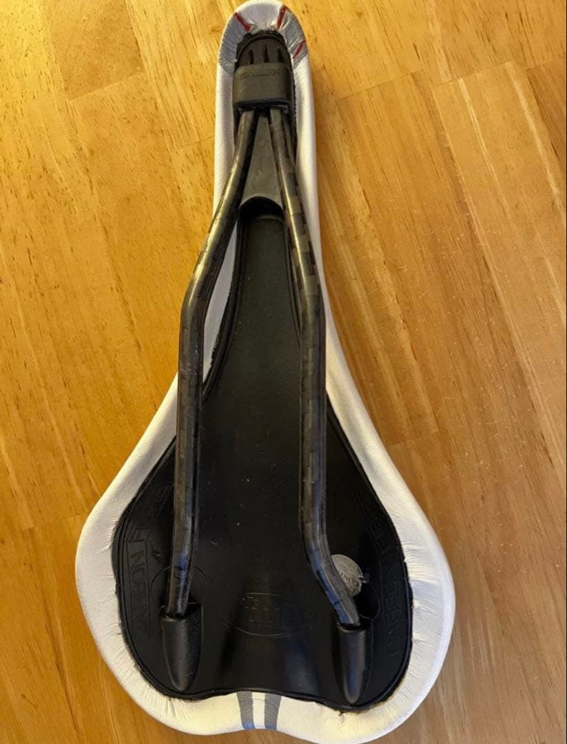 セライタリア SELLE ITALIA SLR KIT CARBON