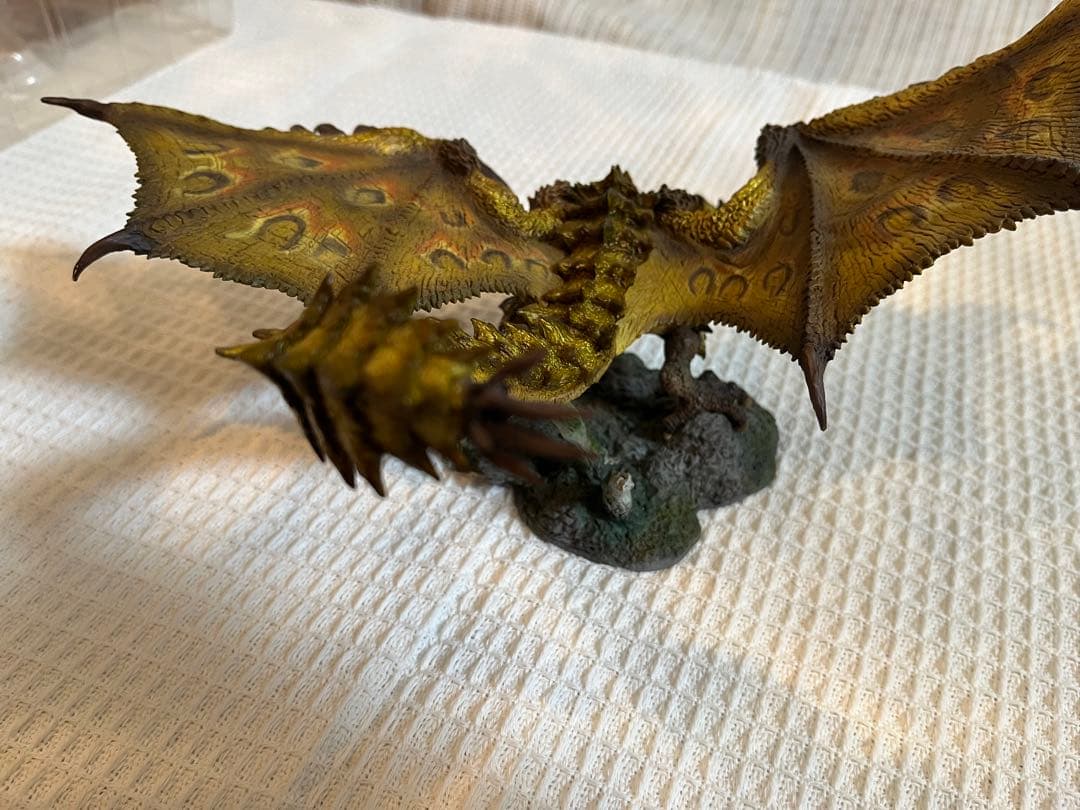 MH 金火竜 リオレイア希少種　CFB クリエイターズモデル　モンスターハンター