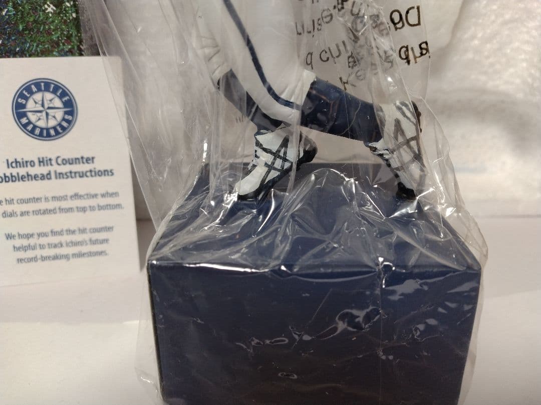新品　2011 イチロー ヒットカウンターボブルヘッド　球場配布　マリナーズ