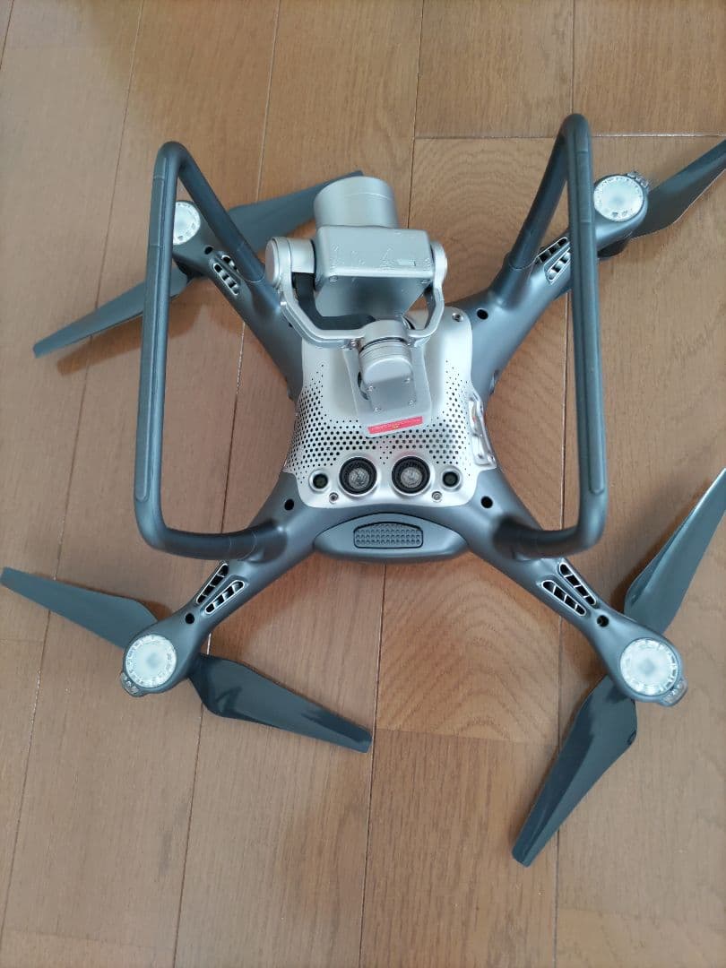 プァントム4ブラック　今まで動作確認のみ　基本セット　カメラ周辺に斑点模様があり