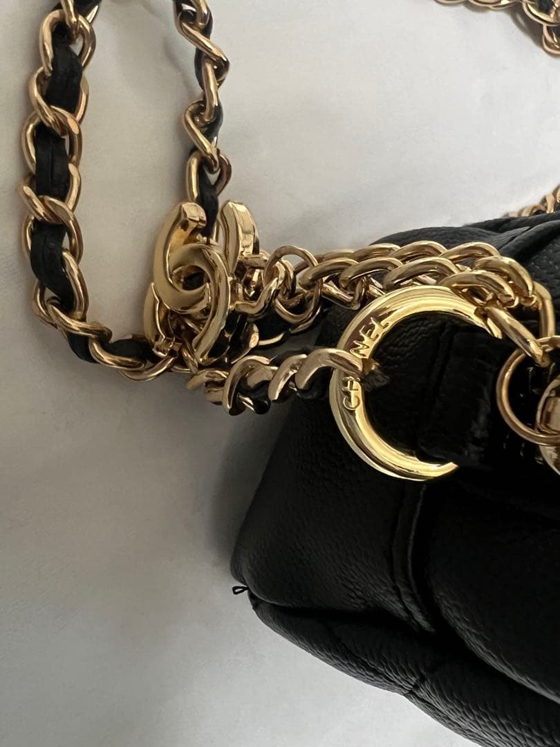 CHANEL レザーショルダーバッグ　ノベルティ