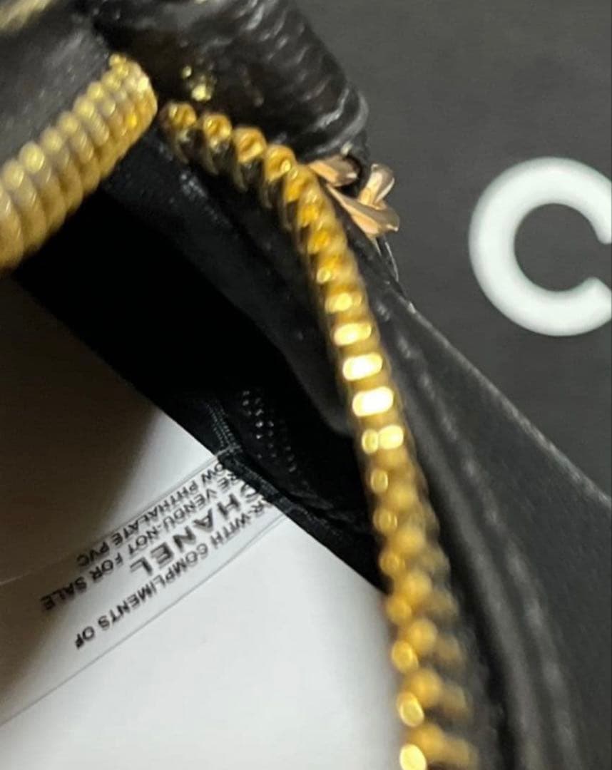 CHANEL レザーショルダーバッグ　ノベルティ