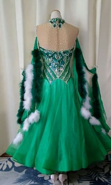 社交ダンスドレス！Gentil社スタンダードドレス！グリーン！