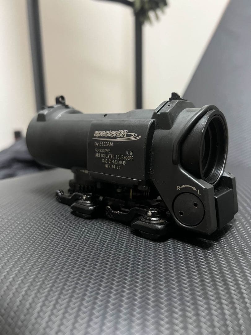 ELCAN Specter 1-4x レプリカ