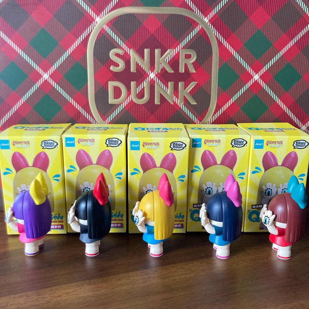 Qにぎるちゃん　手の目少女 GRAPE BRAINにぎるいろ