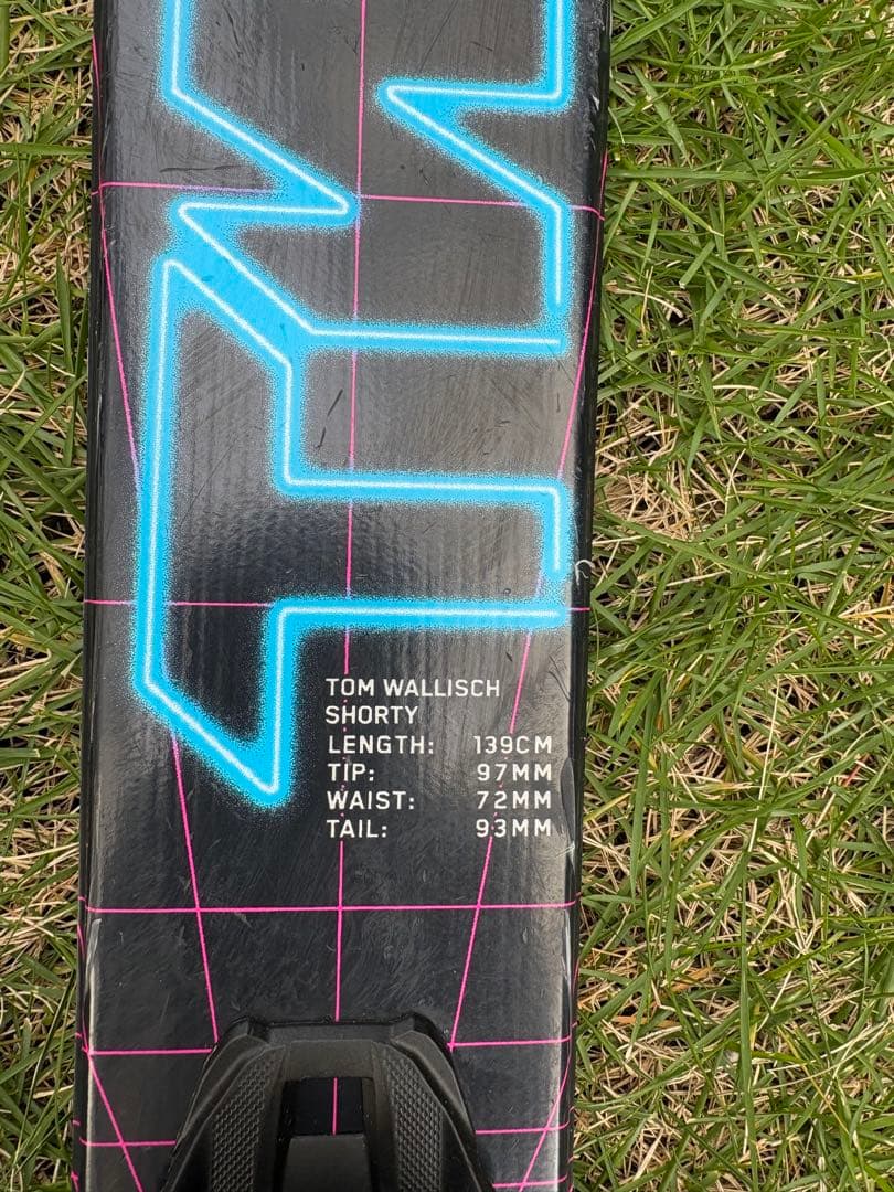 LINE TW スキー バインディング付き