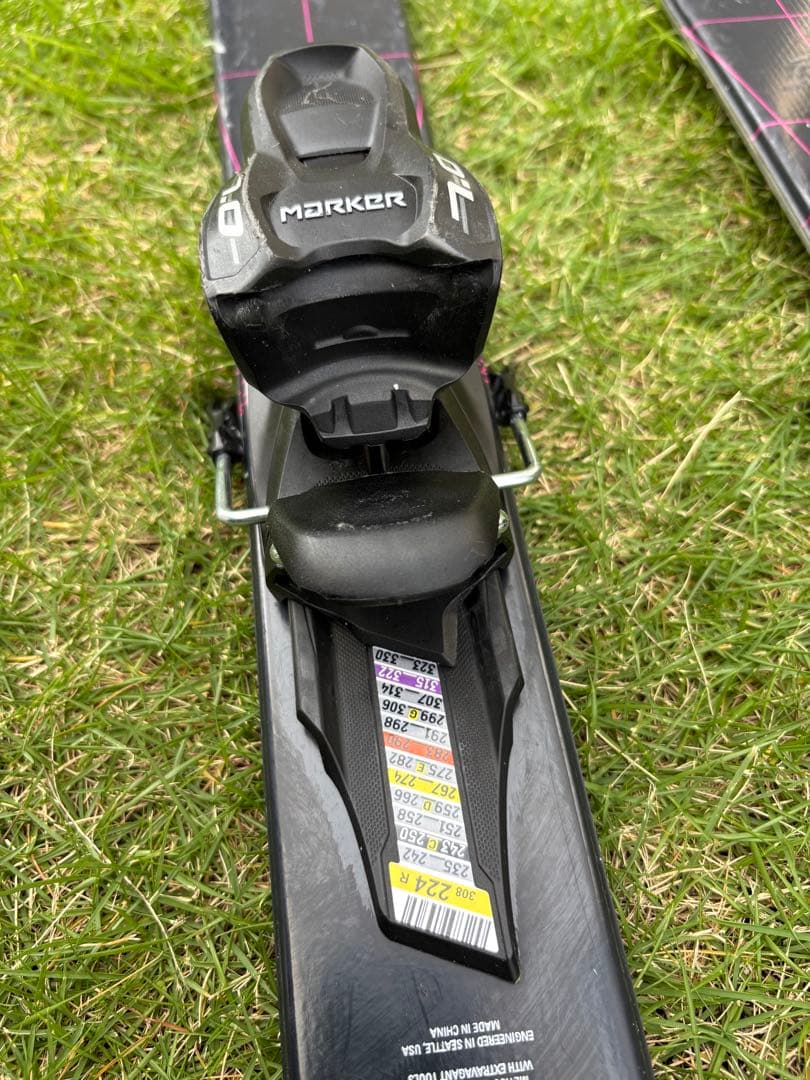 LINE TW スキー バインディング付き