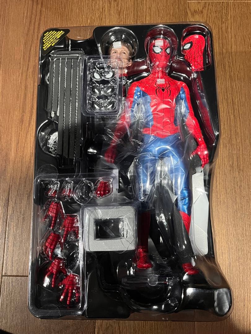 ホットトイズ　スパイダーマン　ニューレッド&ブルースーツ　デラックス版　匿名配送
