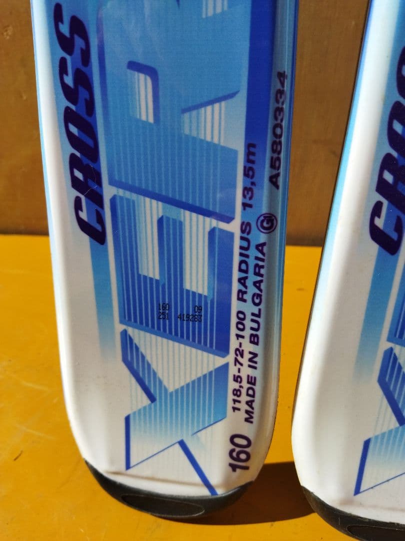 CROSS CARV X9 XERES スキー板　白　水色