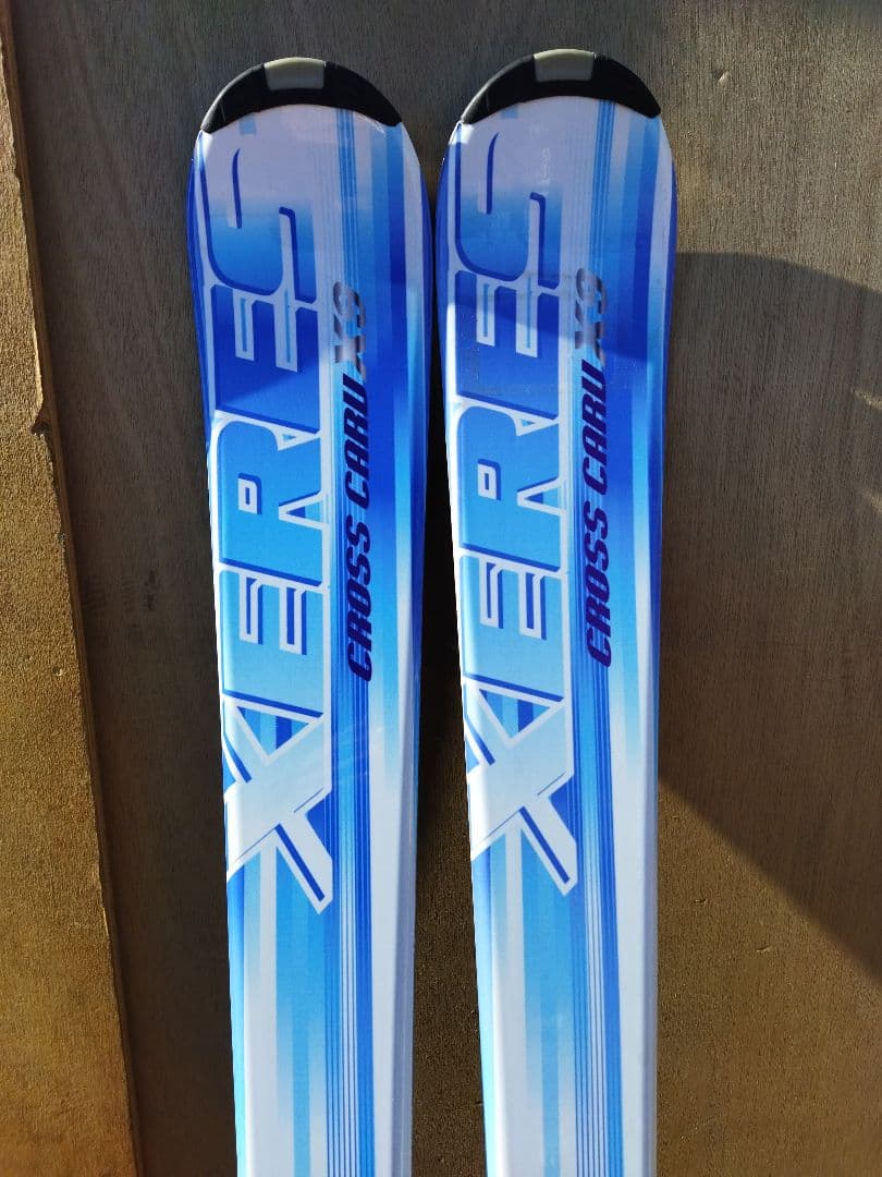 CROSS CARV X9 XERES スキー板　白　水色