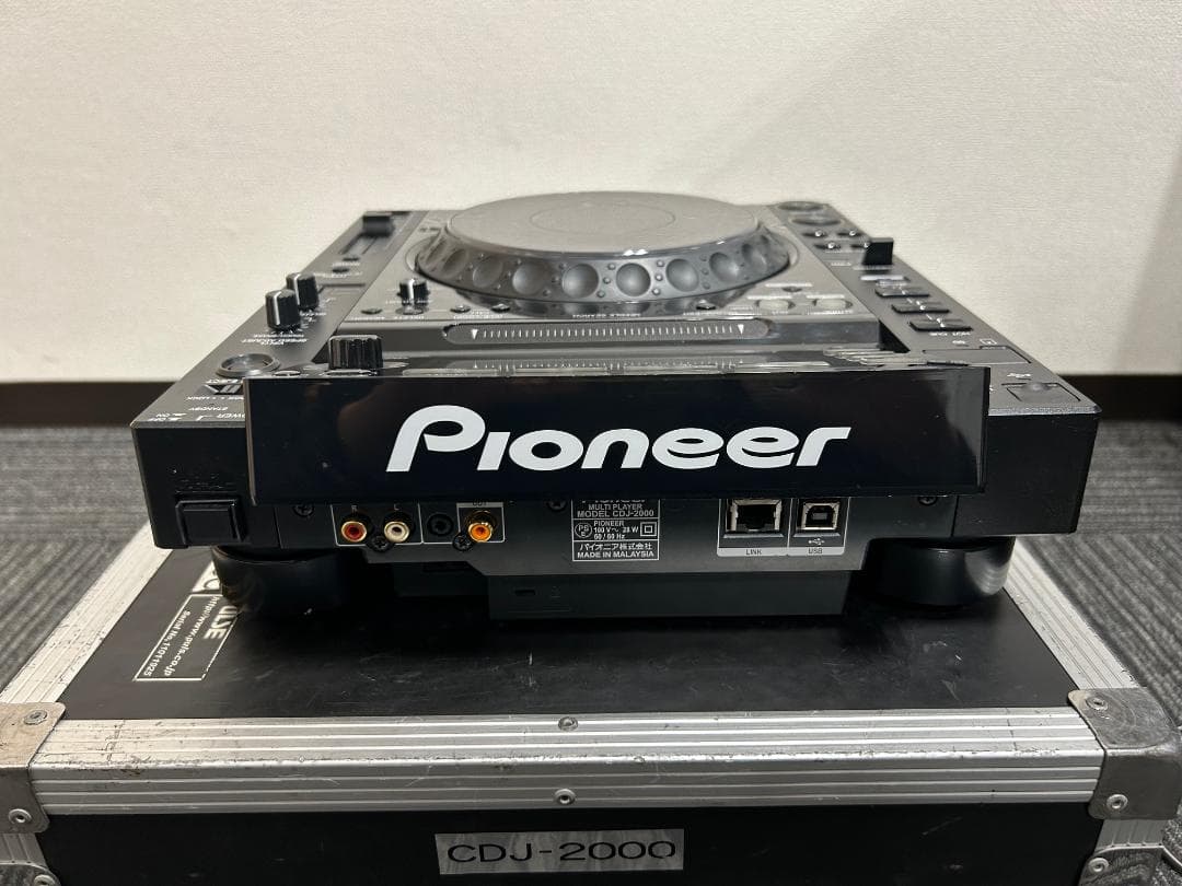 Pioneer CDJ-2000 (専用ケース付き) ②
