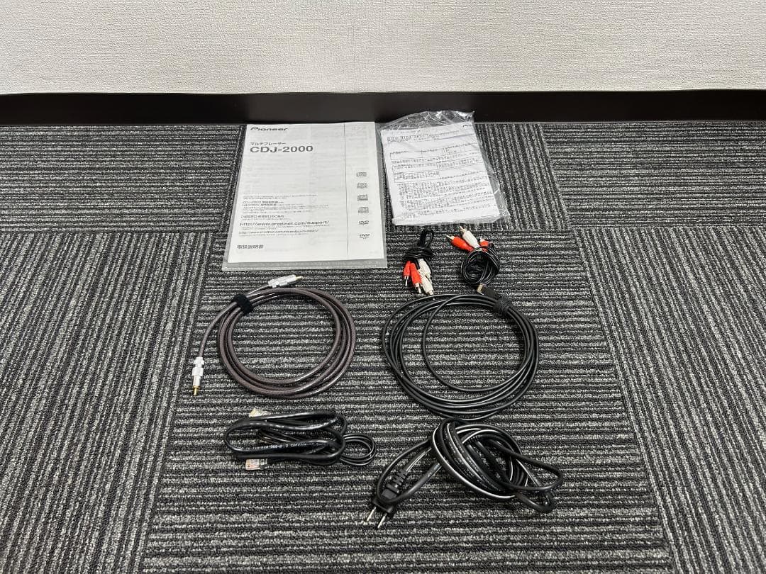 Pioneer CDJ-2000 (専用ケース付き) ②