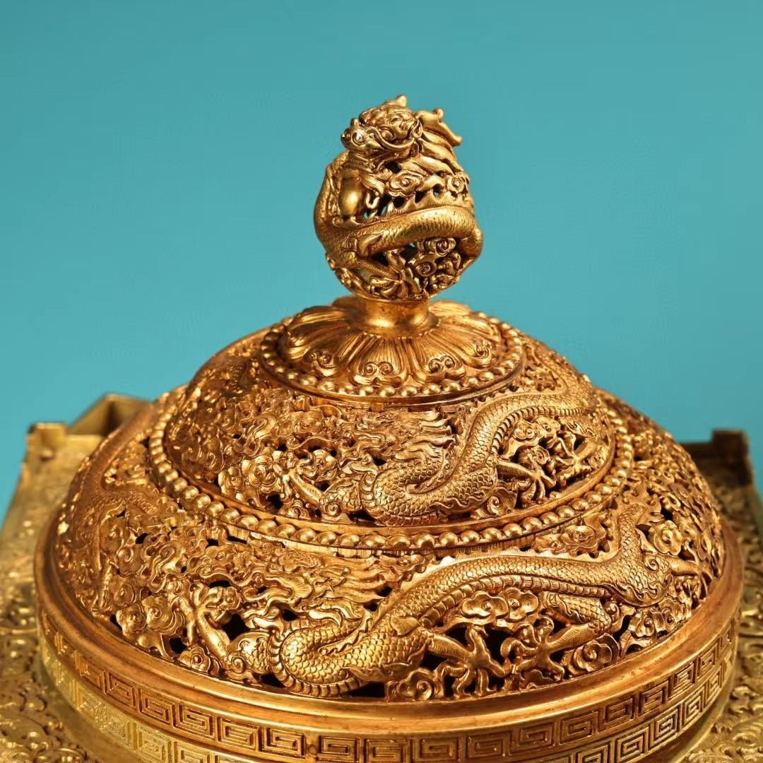 中国古美術・旧蔵鎏金转角煙香炉・純銅细密彫・純手作・高浮彫・置物・茶道具・文房具