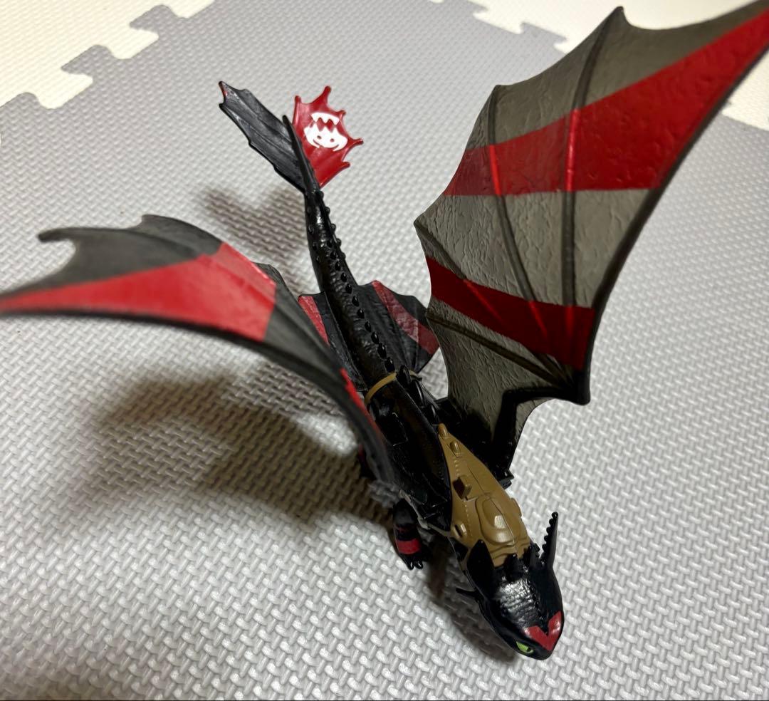 ヒックとドラゴン トゥース 可動式 希少 パワードラゴン フィギュア
