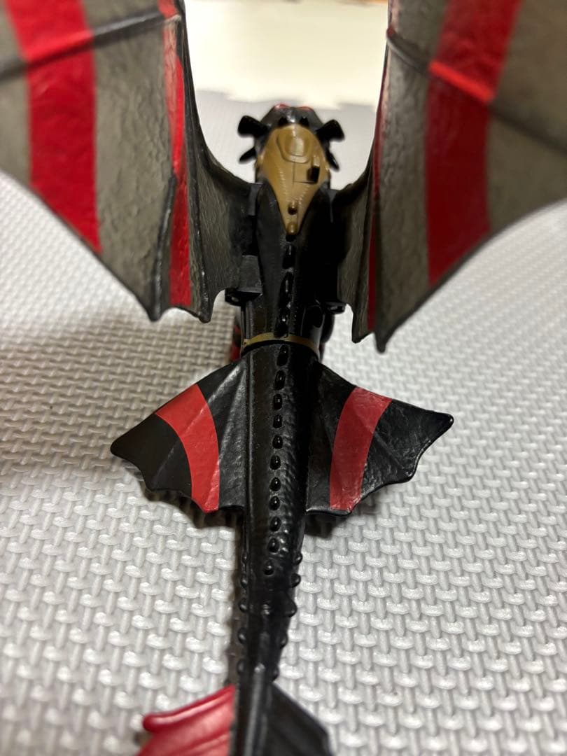 ヒックとドラゴン トゥース 可動式 希少 パワードラゴン フィギュア