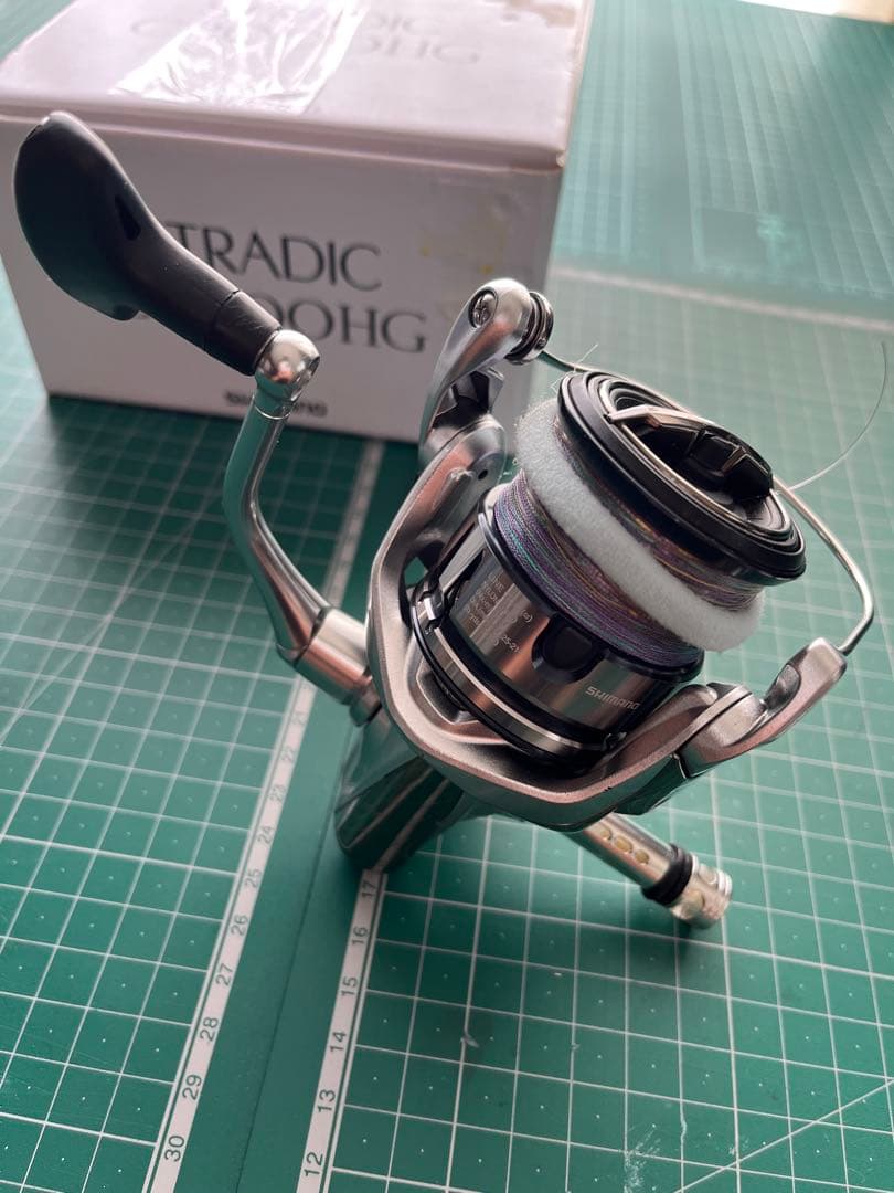 SHIMANO STRADIC19 C3000HG スピニングリール