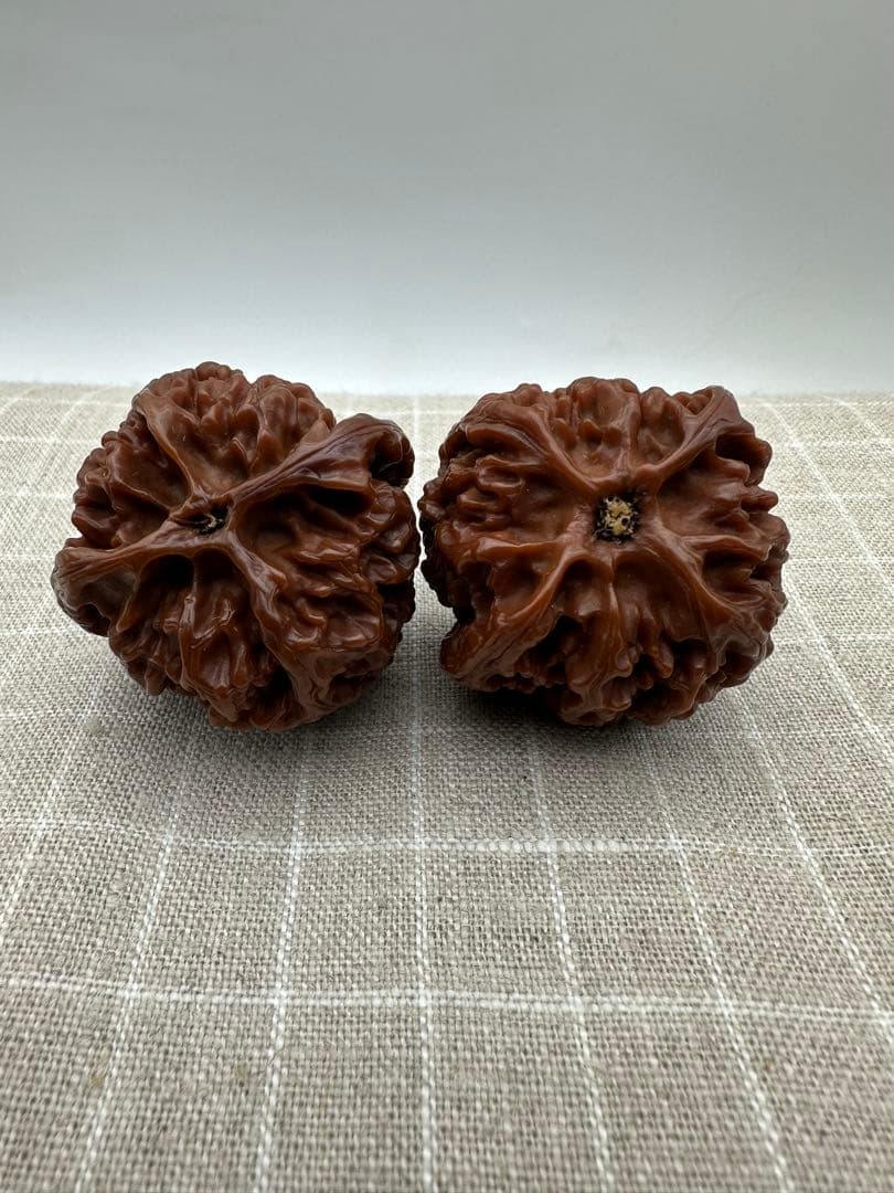 ☆天然☆ 伝統的な文玩核桃（ぶんがんくるみ）の逸品、官帽型の手球ペア 41mm