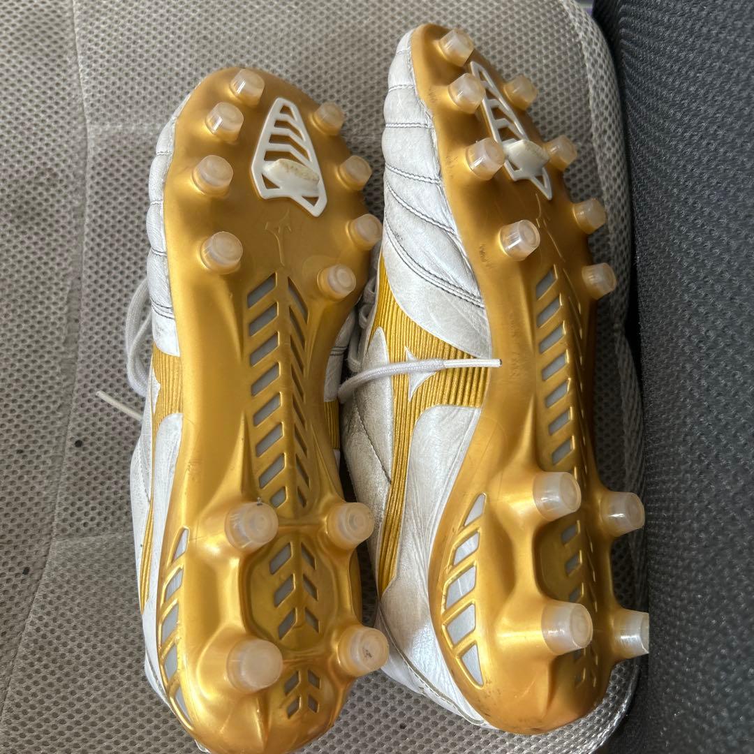 Mizuno サッカーシューズ ホワイト/ゴールド