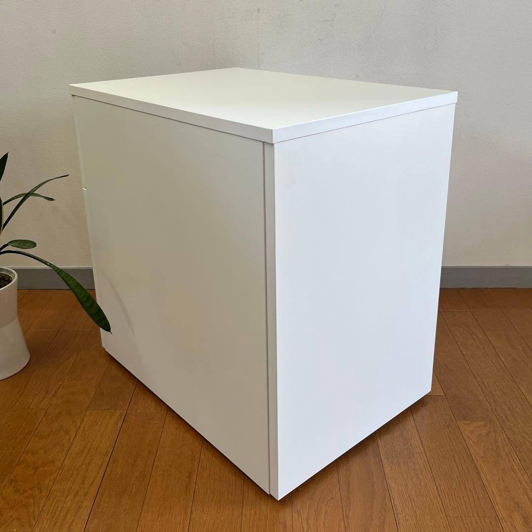 未使用品　イタリア ファントーニ　サイドキャビネット　8.3万　ワゴン　モダン