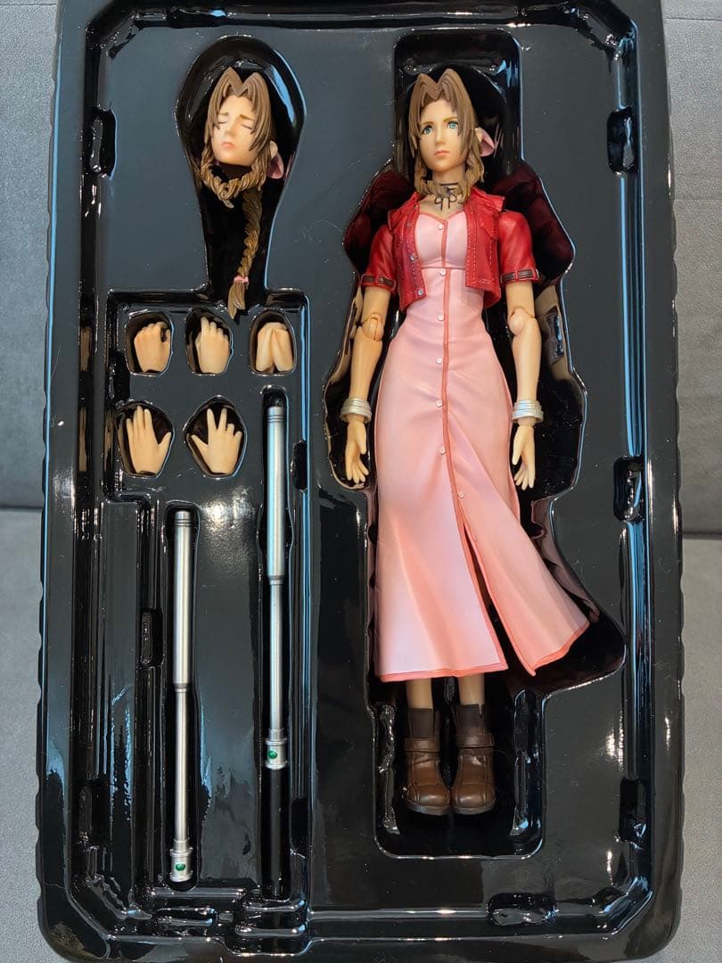 ファイナルファンタジー FF7 エアリス プレイアーツ改 クライシスコア