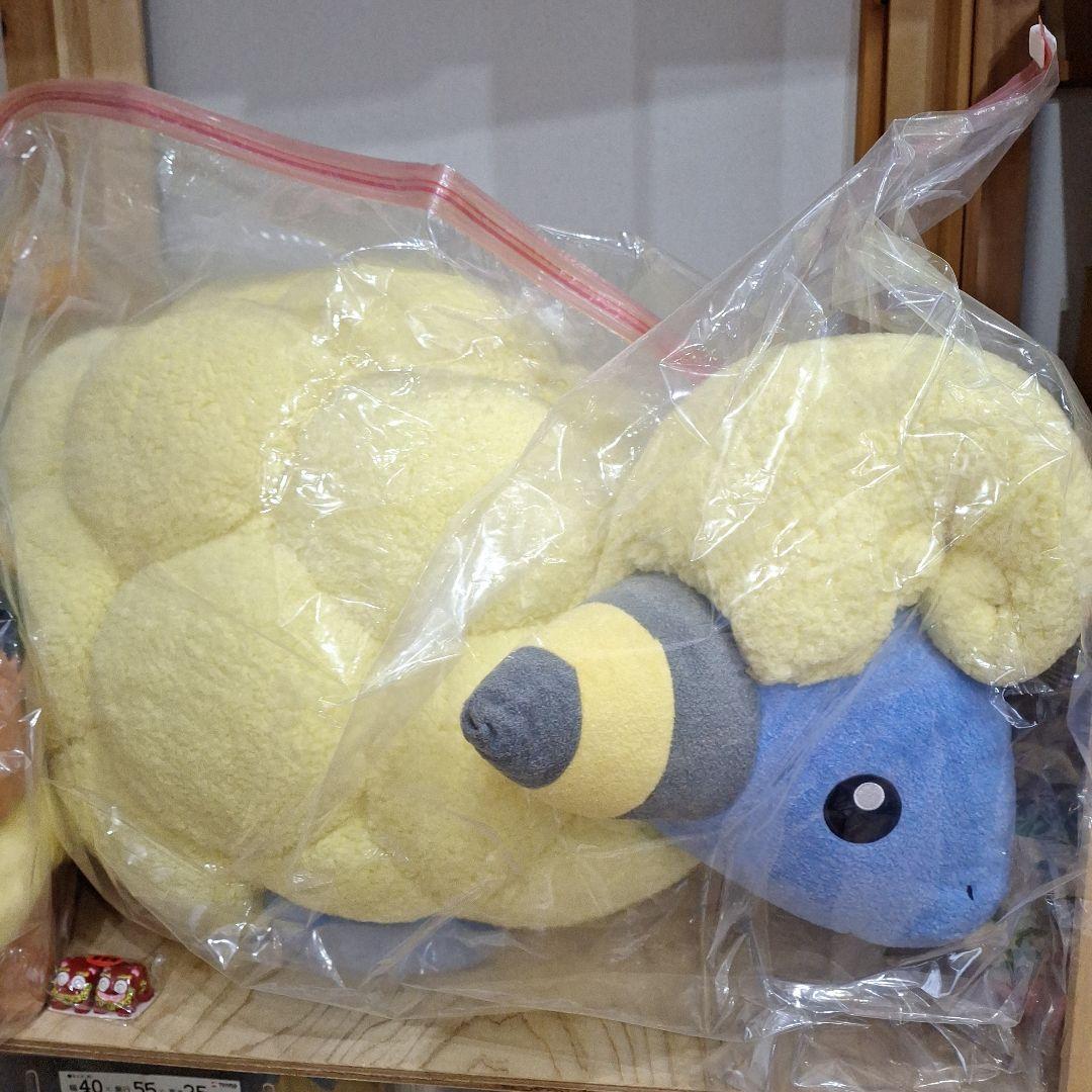 ポケモンセンター　等身大　メリープ　ぬいぐるみ