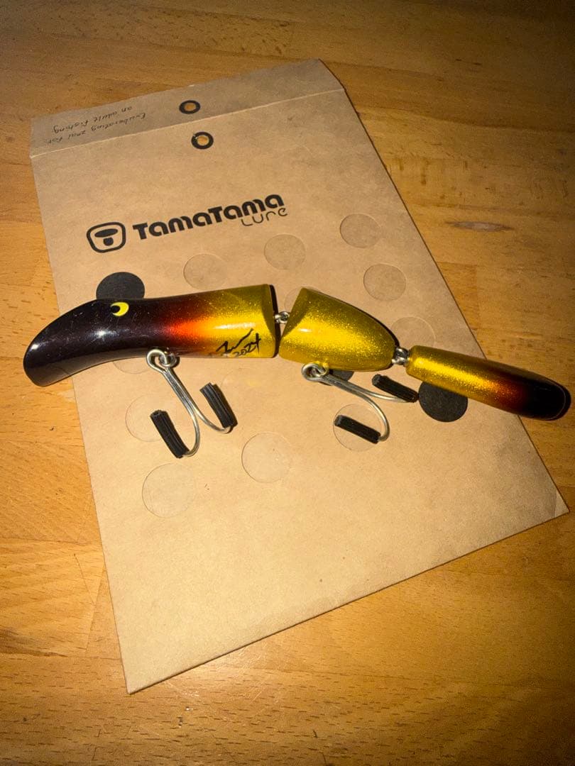 トップウォーター ルアー 黒金　タマタマルアー