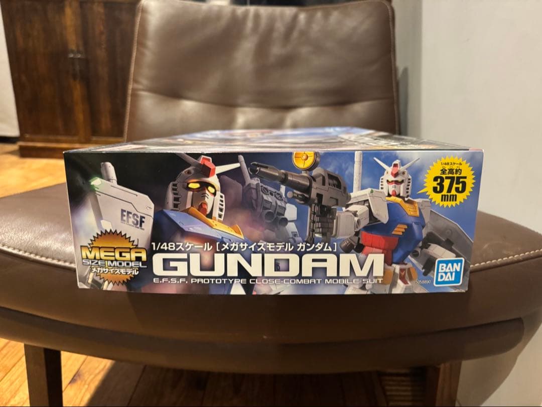 BANDAI GUNDAM 1/48 MEGAサイズプラモデル