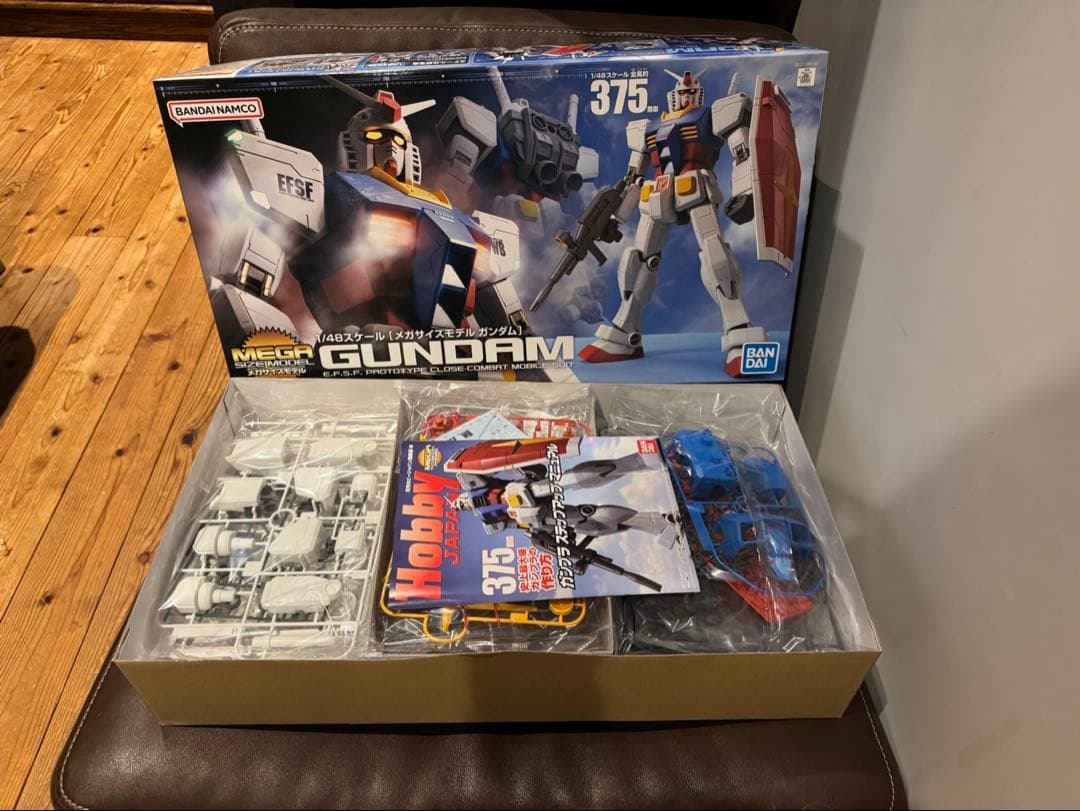 BANDAI GUNDAM 1/48 MEGAサイズプラモデル