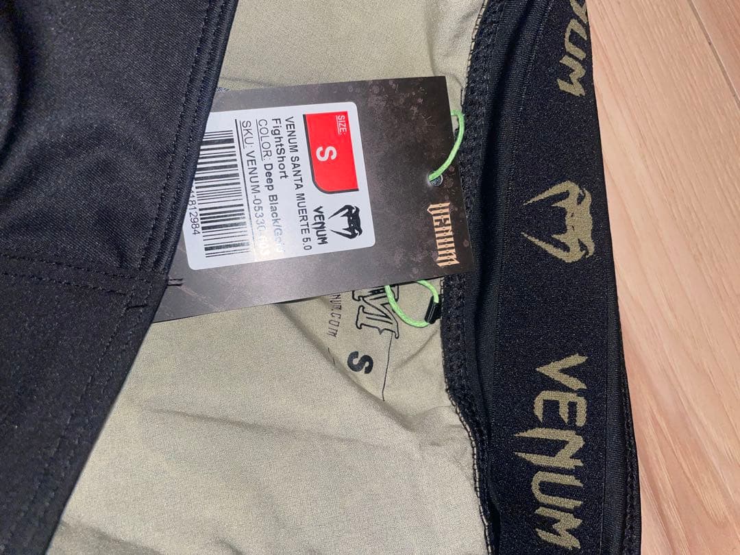 【未使用】Venum ファイトショーツ 海外S（日本M〜L）