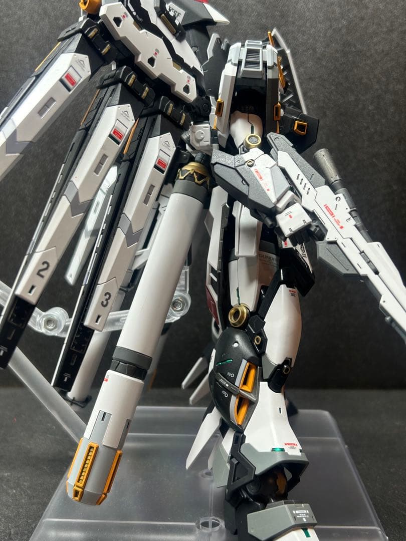 RG hi-νガンダム 塗装済　完成品