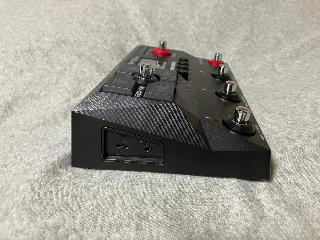 ZOOM B2 Four ベース用マルチエフェクター　価格交渉大歓迎