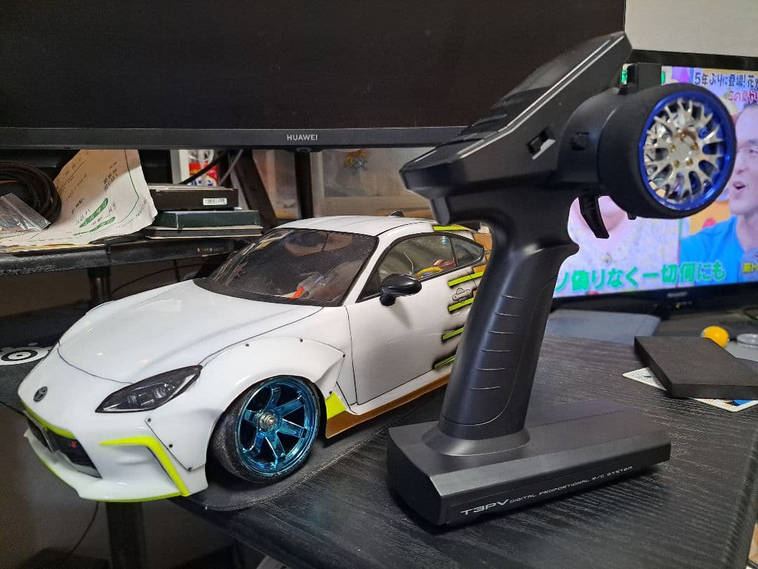 Futaba 3pv　タミヤTT02RWDドリフトコンバ GR86　Zボディー