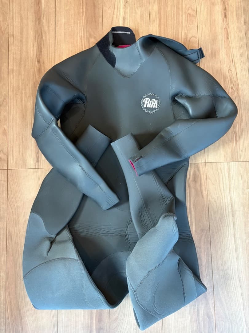 セミドライ ウェットスーツ THE RLM RUBBER