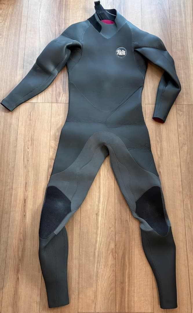 セミドライ ウェットスーツ THE RLM RUBBER