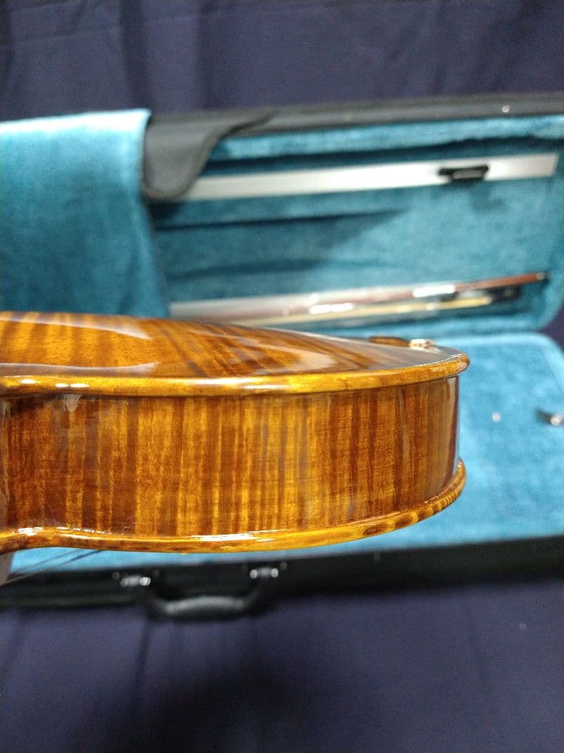 新品　バイオリン　１ピース最高美しいトラ目メープルバック板＆サイド板