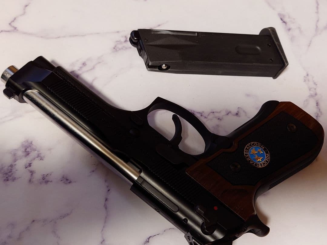 ガ*ム様 サムライエッジ M92F/S.T.A.R.S.カスタム ジルバレンタイ