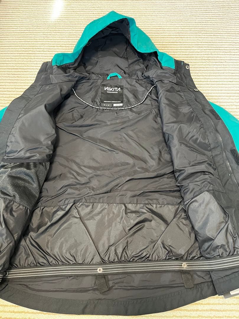 新品　ニキータ　スノーボード　ウエア　ジャケット　レディースS スキー