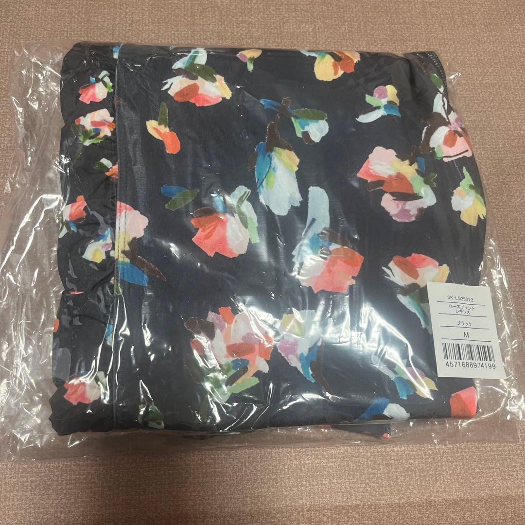 SUKALA ローズプリントレギンス　ブラック　Mサイズ