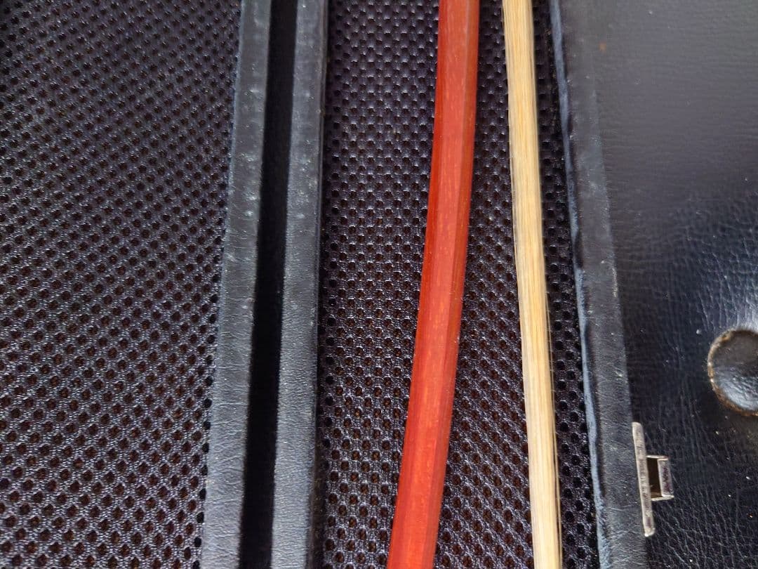 じ*ん様 フレンチスタイル　コントラバス弓 全長　70.5cm弓 ケース付