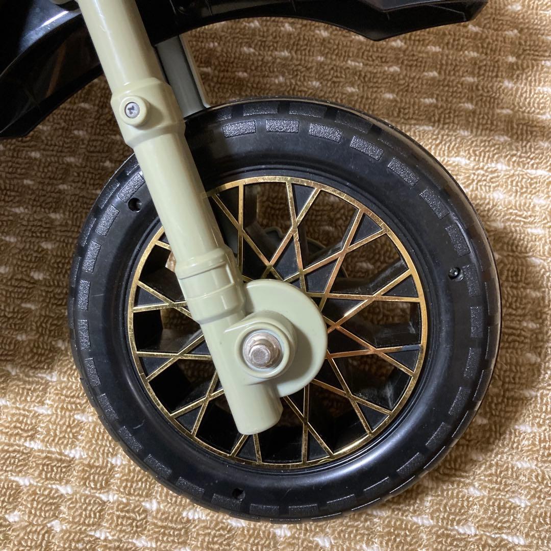 バンダイ 仮面ライダークウガ 乗用バイク ビートチェイサー2000 三輪車