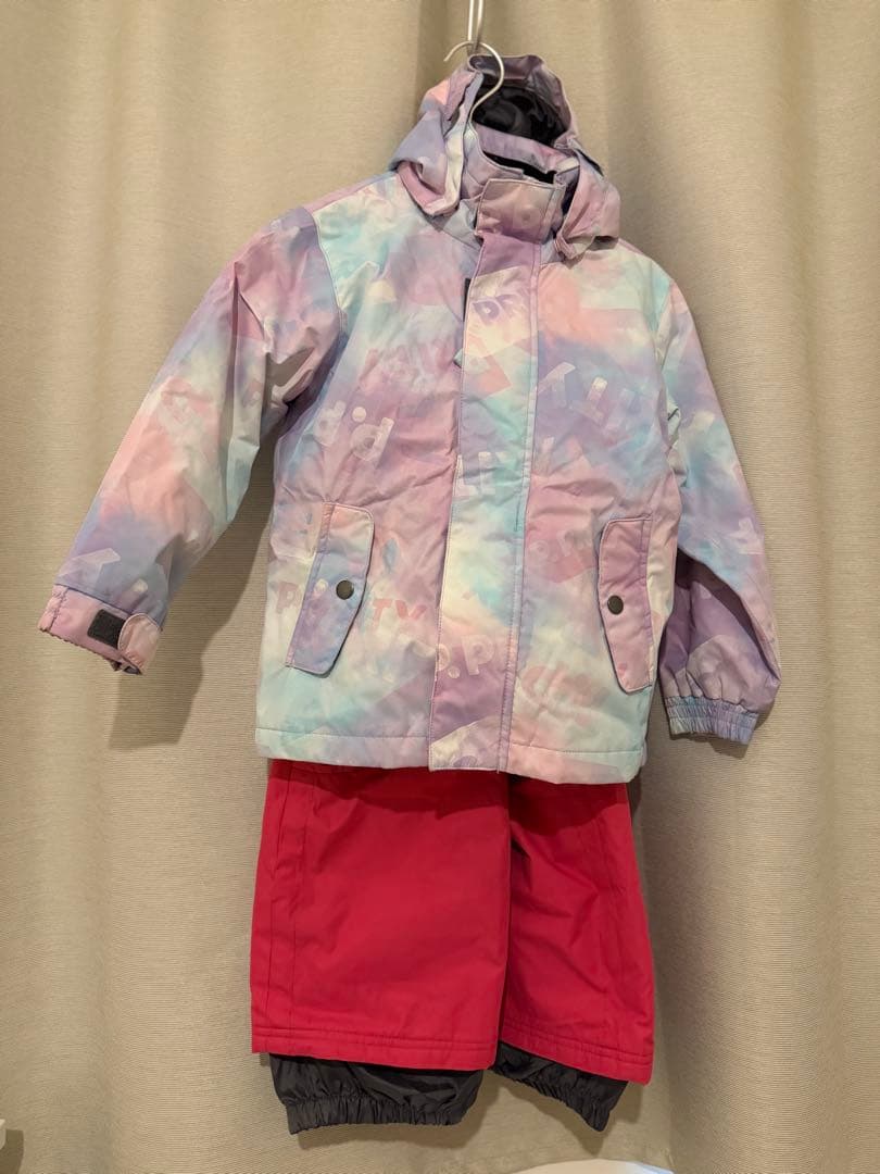 スノーボードウェアとスノーブーツ、ソックス、ニット帽セット110サイズ ピンク